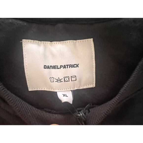 DANIEL PATRICK BLACK MENS SWEATER W/TAGS - Picture 3 of 8